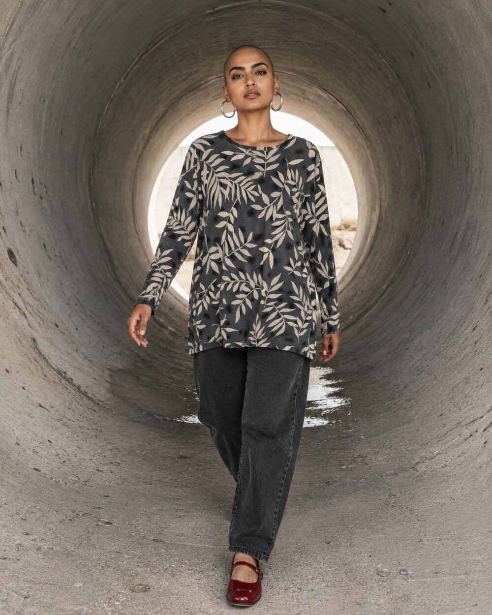Capistrano Essentials Gray Ivory Leaf Print Long Sleeve Tunic Size 14/16